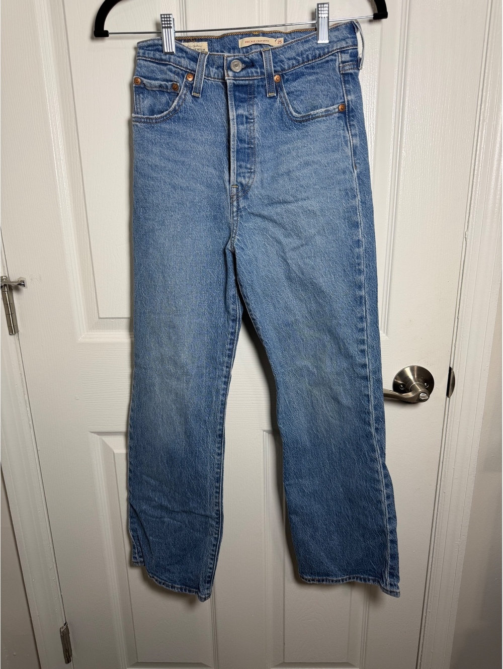 Levi’s Premium Ribcage Crop Boot Jeans